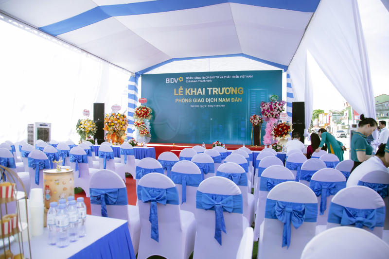 Kinh nghiệm chọn bàn ghế phù hợp cho sự kiện